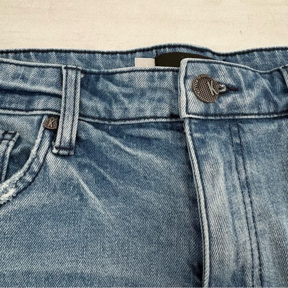 Kut from the Cloth Jane Long Denim Short, High Rise, Size 8 - Picture 4 of 7